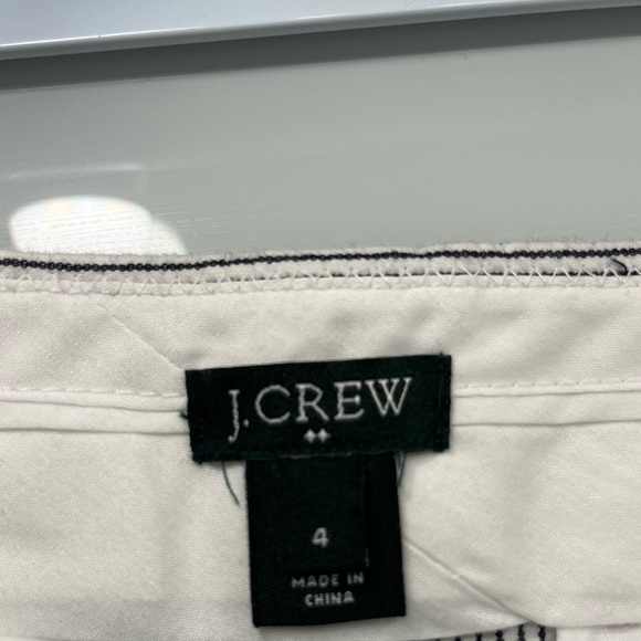 Cute, beachy skirt with gold, waist accentuating, buttons | size 4 - Picture 3 of 3